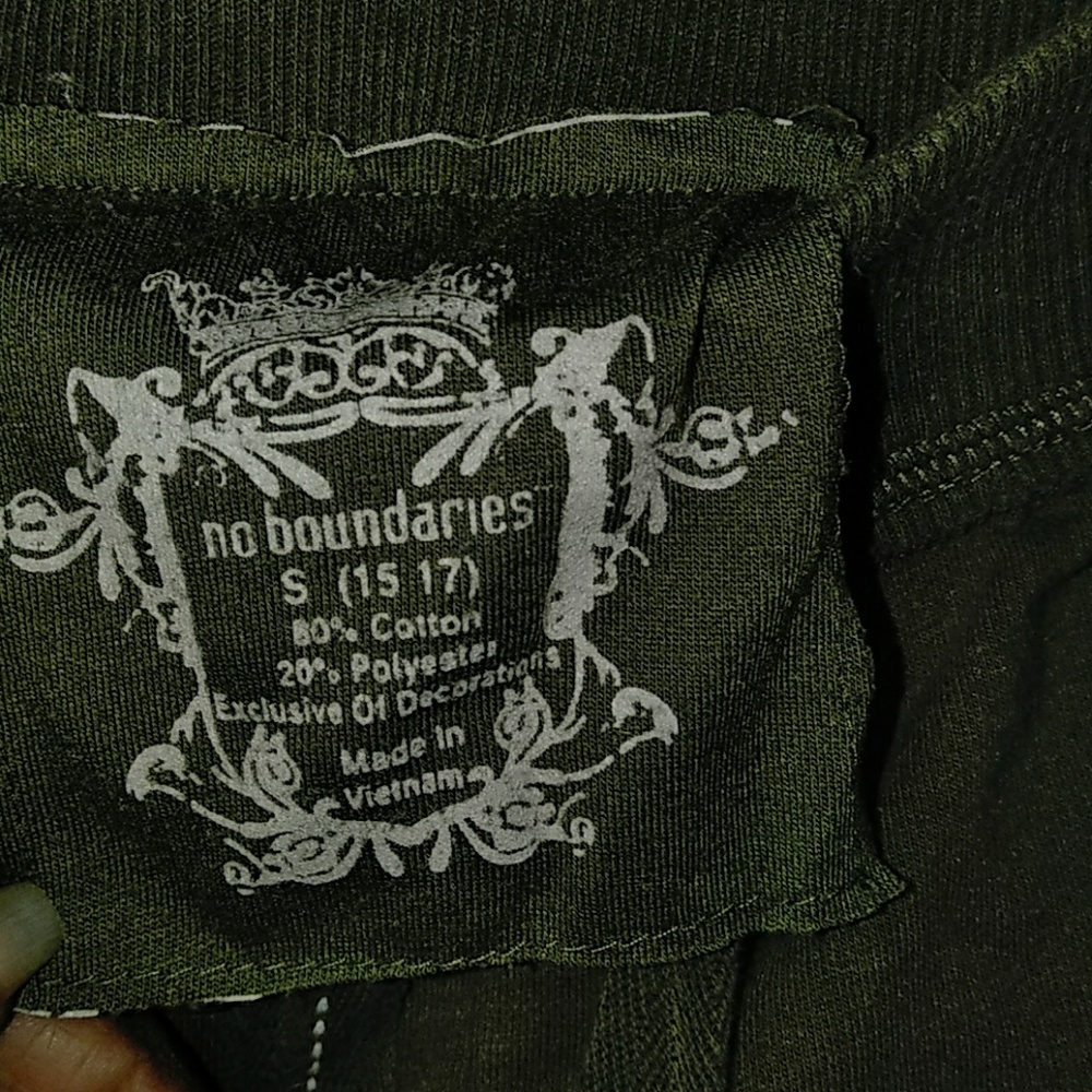 Shorts - Picture 2 of 3